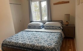 Akiskinook At Windermere Lake - Private Beach Access - New Pool And Hot Tub Now Open!