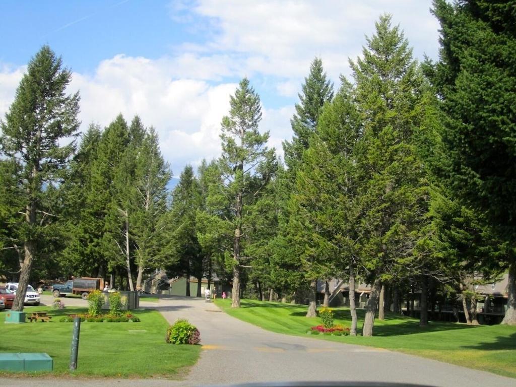 Akiskinook At Windermere Lake - Private Beach Access - New Pool And Hot Tub Now Open! Invermere Exterior photo